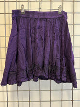 Load image into Gallery viewer, Short Embroidered Skirt - PURPLE
