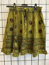 Load image into Gallery viewer, Short Embroidered Skirt - GREEN
