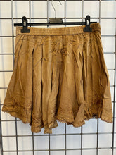 Load image into Gallery viewer, Short Embroidered Skirt - BEIGE/SANDY
