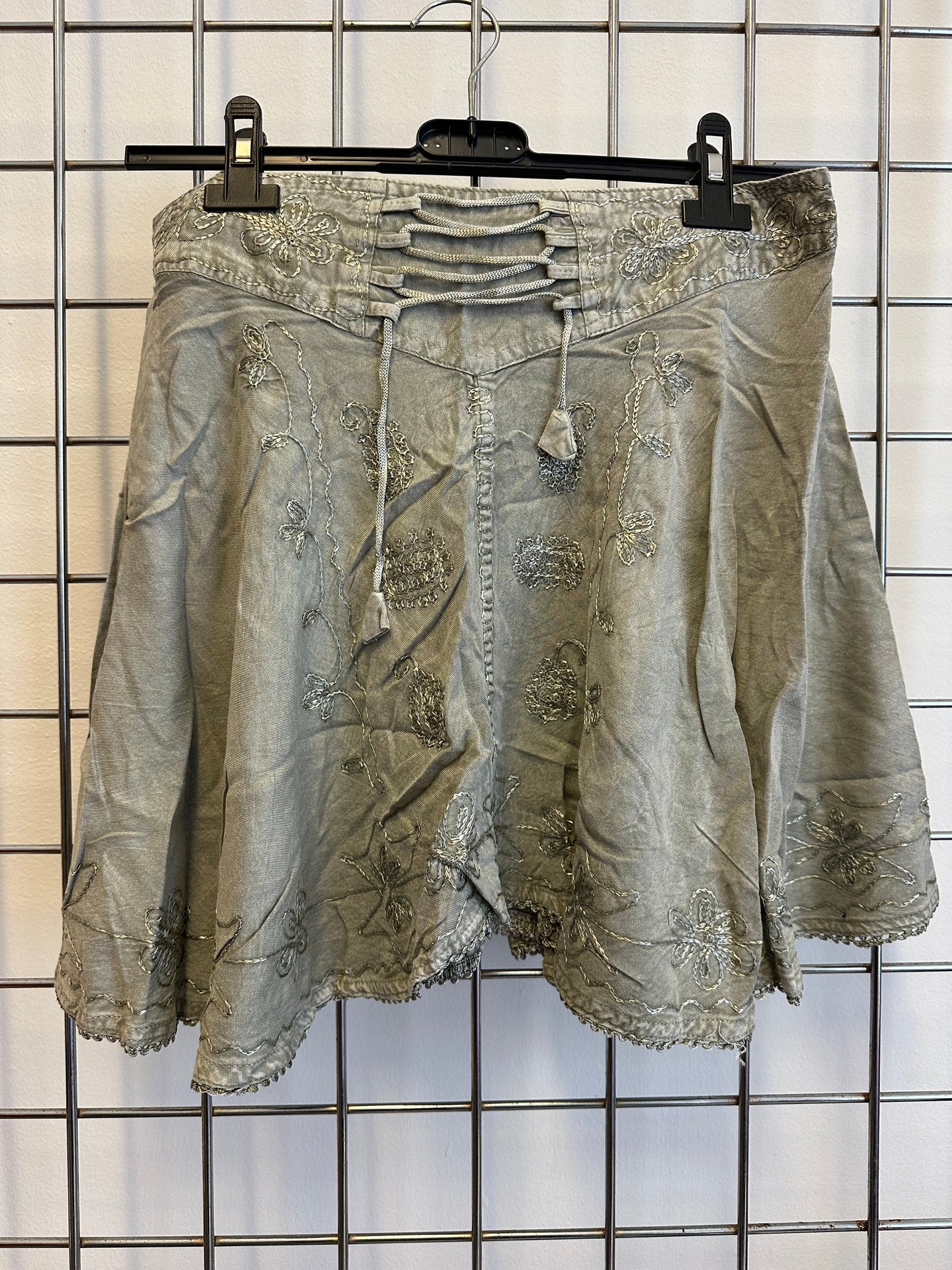 Short Embroidered Skirt - LIGHT GREY