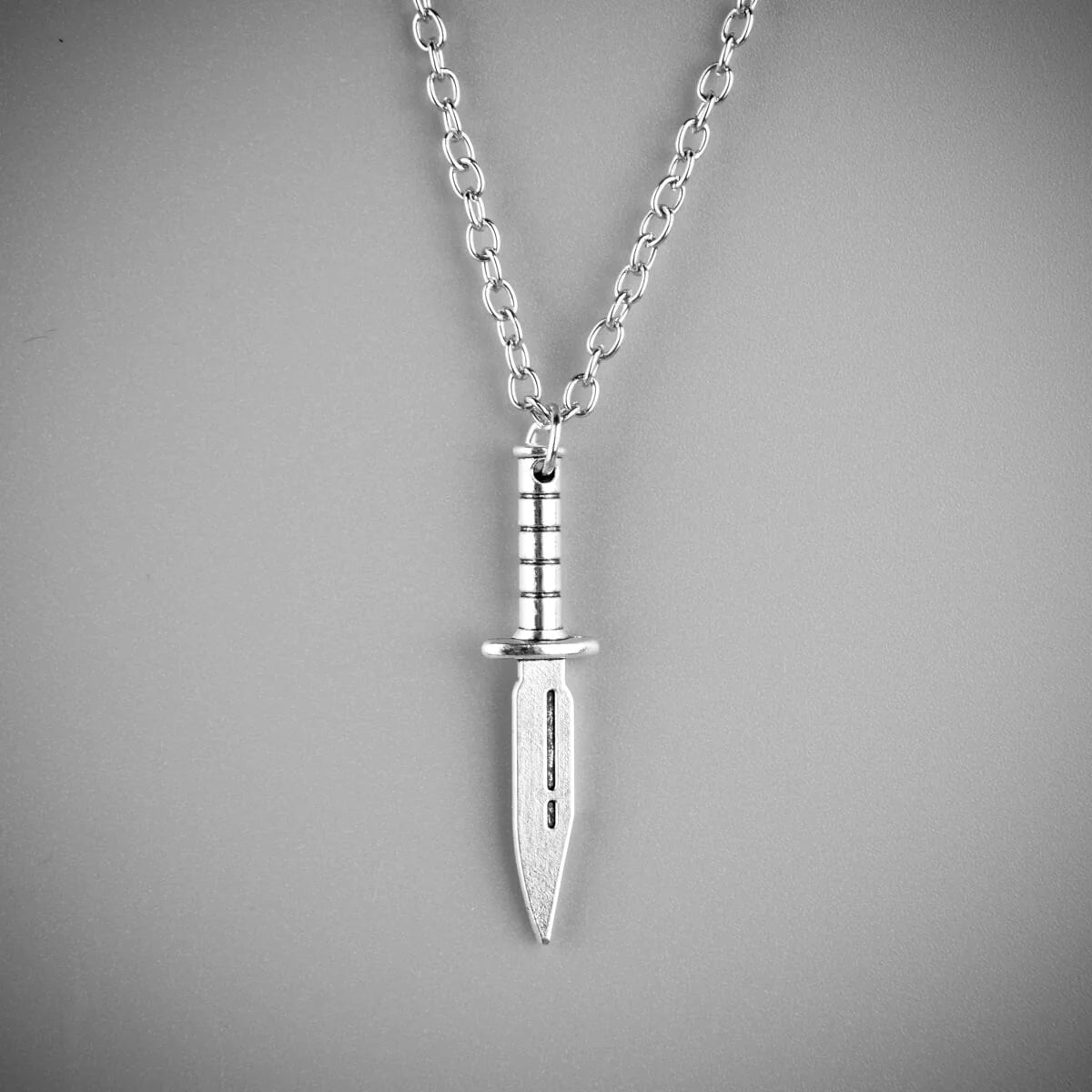 SMALL SILVER DAGGER NECKLACE