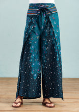 Load image into Gallery viewer, Sea Green Peacock Trousers – Free size
