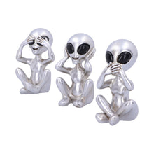 Load image into Gallery viewer, Three Wise Aliens
